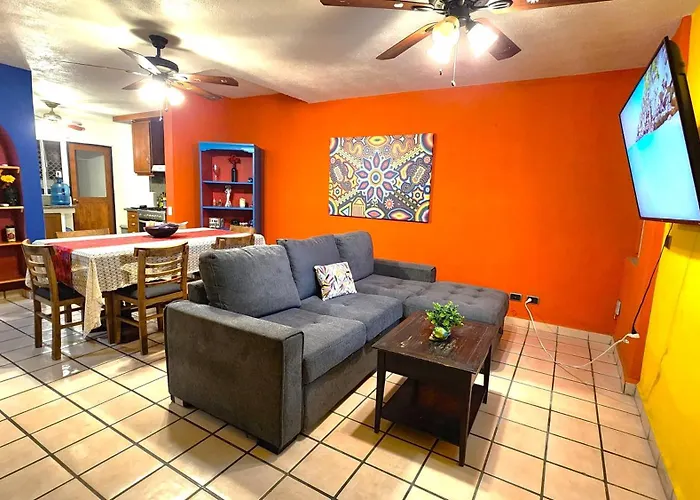 Apartamento Casa Revolucion: 2br/2ba Casita Close To Downtown With Private Parking
