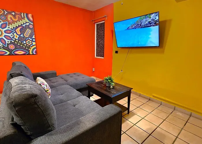 Apartamento Casa Revolucion: 2br/2ba Casita Close To Downtown With Private Parking