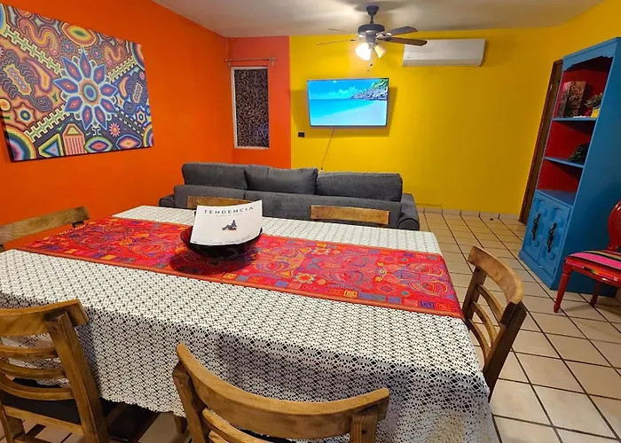 Apartamento Casa Revolucion: 2br/2ba Casita Close To Downtown With Private Parking Cabo San Lucas