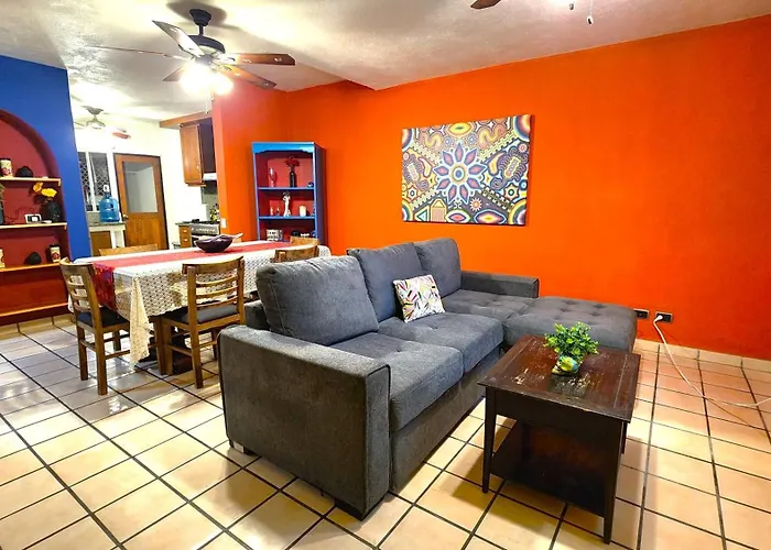 Casa Revolucion: 2br/2ba Casita Close To Downtown With Private Parking Apartamento *