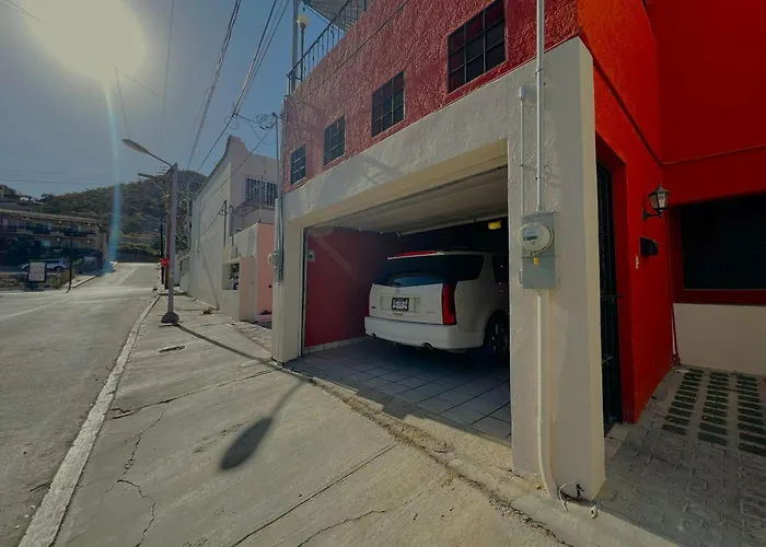 Casa Revolucion: 2br/2ba Casita Close To Downtown With Private Parking Cabo San Lucas