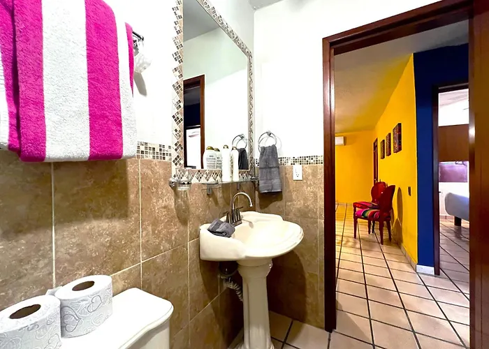 Casa Revolucion: 2br/2ba Casita Close To Downtown With Private Parking Apartamento *