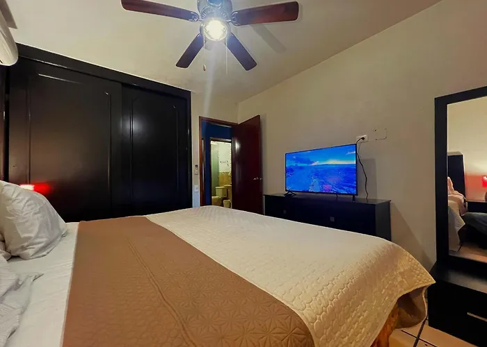 Casa Revolucion: 2br/2ba Casita Close To Downtown With Private Parking * Cabo San Lucas