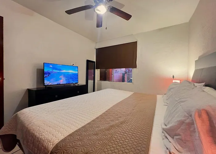 Apartamento Casa Revolucion: 2br/2ba Casita Close To Downtown With Private Parking *