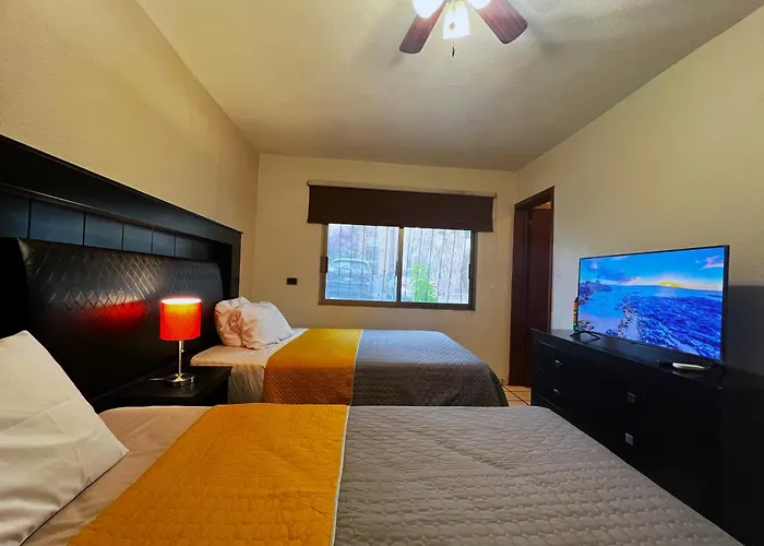 Casa Revolucion: 2br/2ba Casita Close To Downtown With Private Parking *