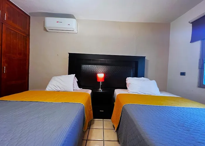 Casa Revolucion: 2br/2ba Casita Close To Downtown With Private Parking