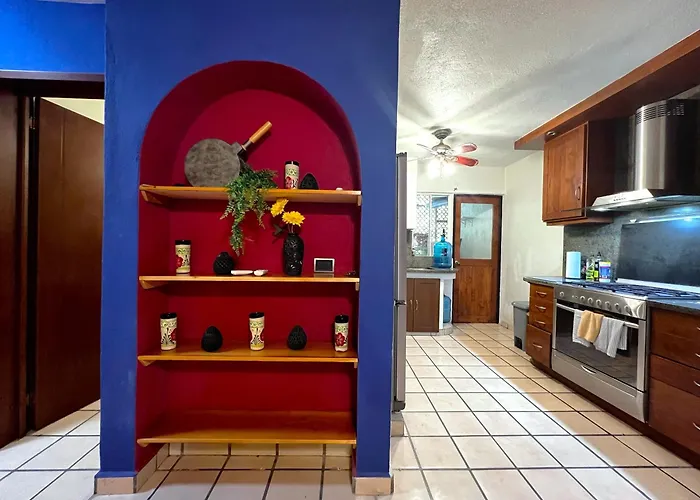 Apartamento Casa Revolucion: 2br/2ba Casita Close To Downtown With Private Parking Cabo San Lucas