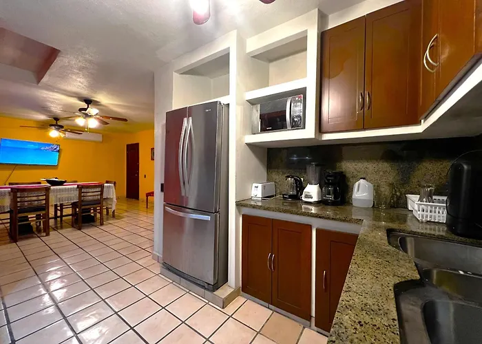 Casa Revolucion: 2br/2ba Casita Close To Downtown With Private Parking